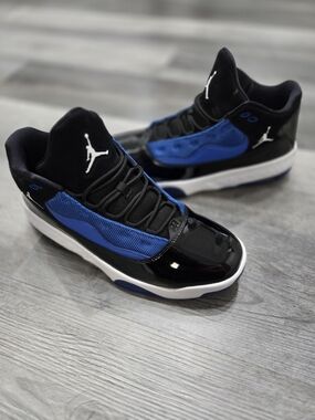 Nike Air Jordan Max Aura 2